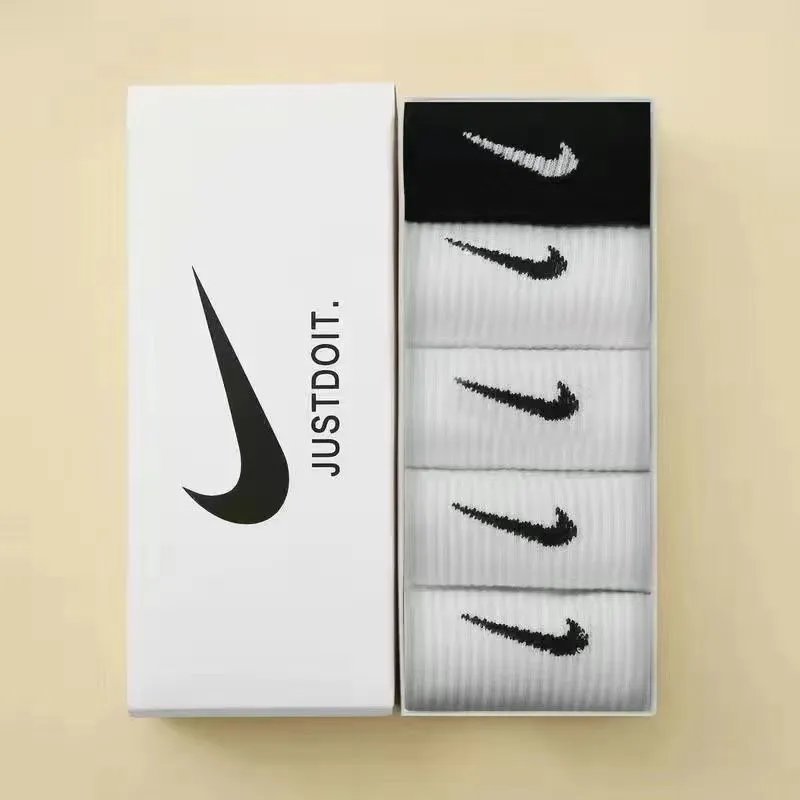 5 pairs [White+White+White+White+Black]
