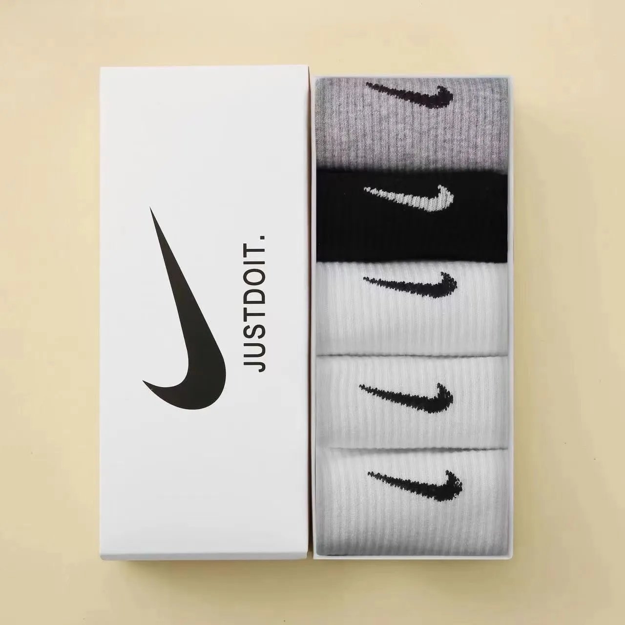 5 pairs [white+white+white+black+gray]
