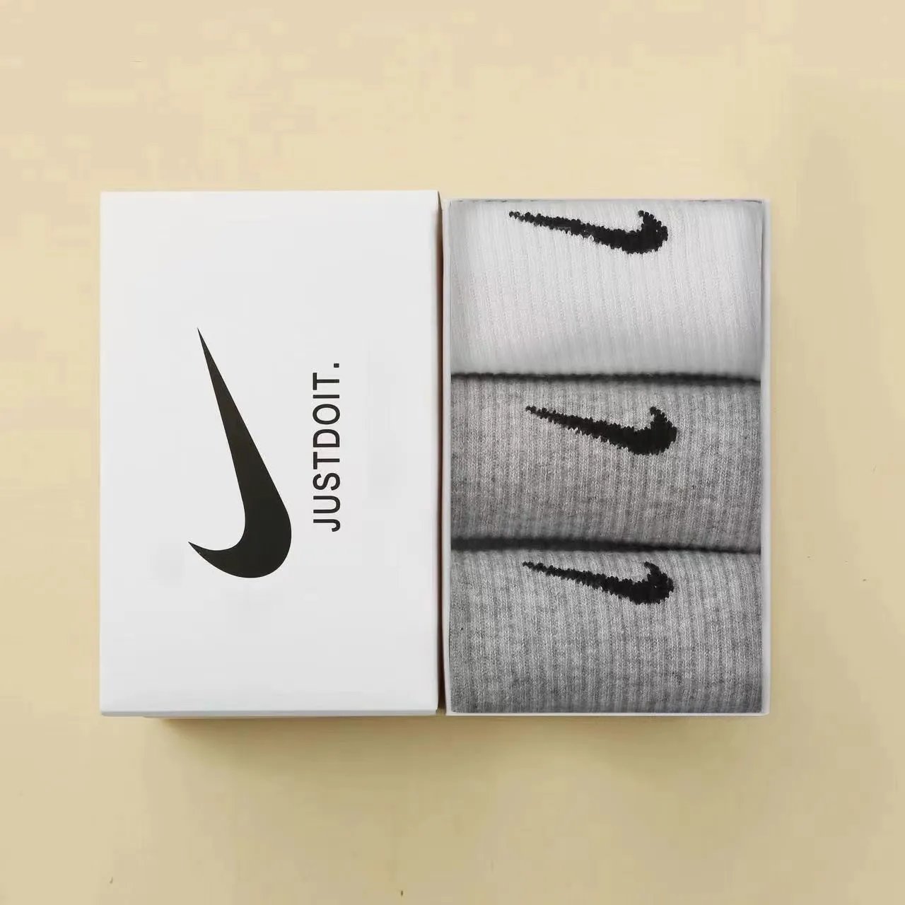 3 pairs [gray+gray+white]