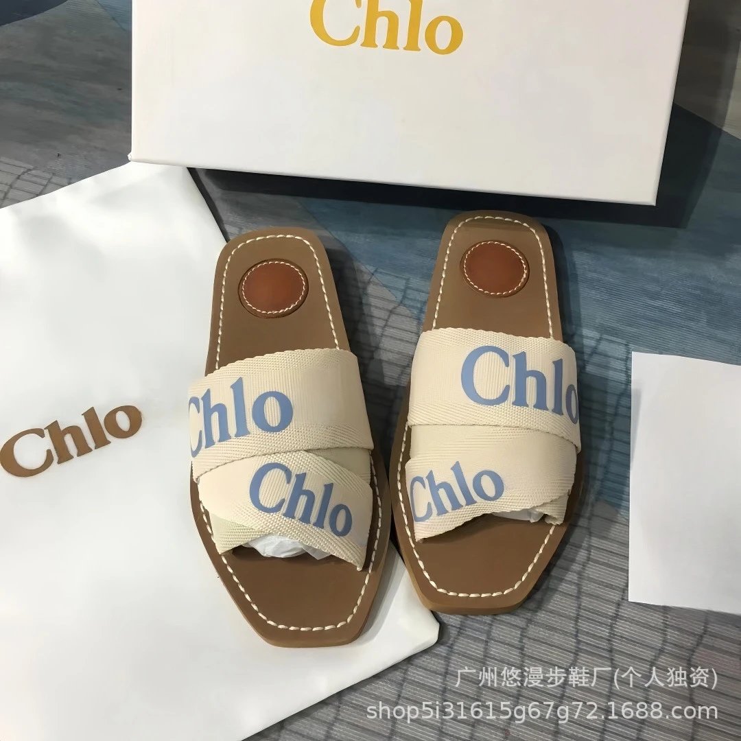 蔚蓝色