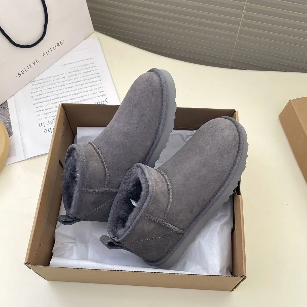 UGG Snow Boot photo 4