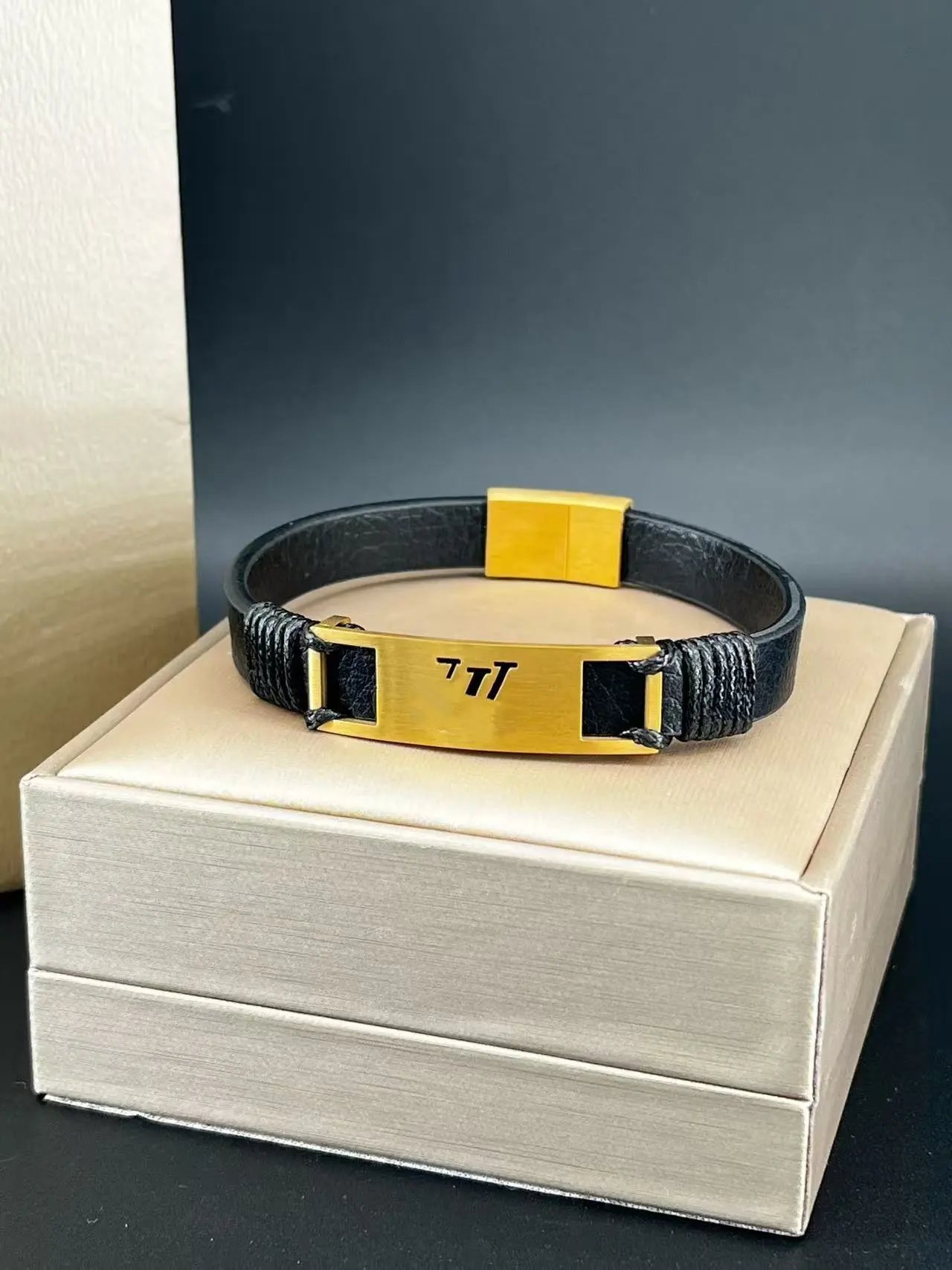 Louis Vuitton Jewelry Leather Cord Logo Plate Bracelet — Style 2(Special price, no refund, no exchange)