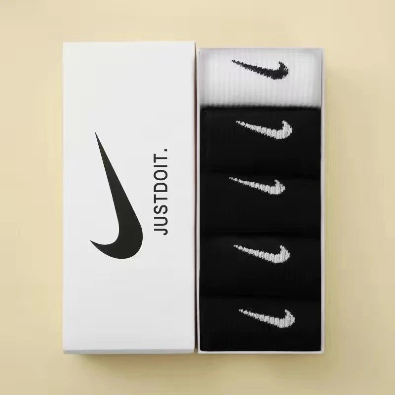 5 pairs [Black+Black+Black+Black+White]
