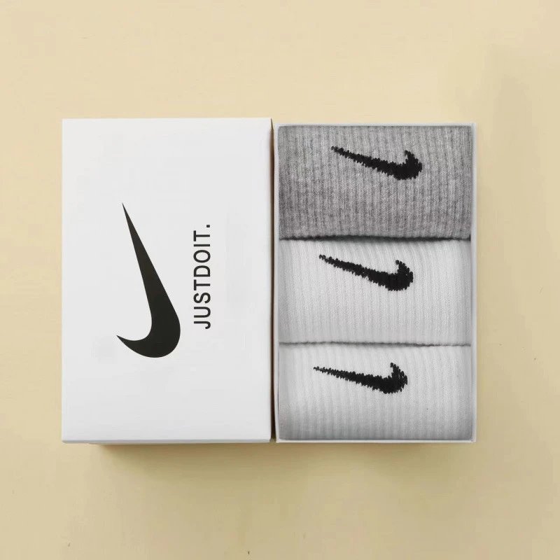 3 pairs [white+white+gray]