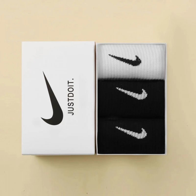 3 pairs [Black+Black+White]
