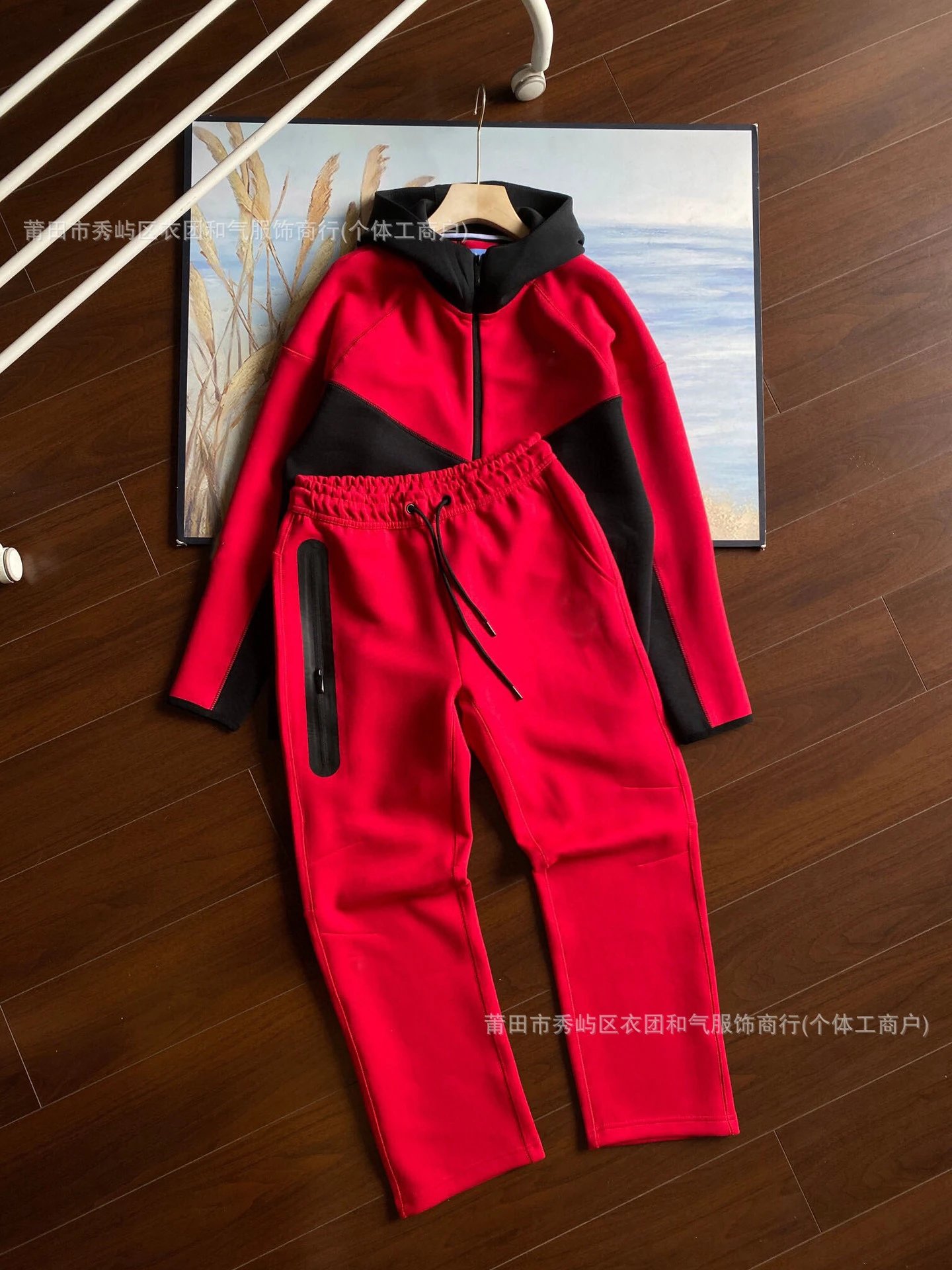Black / Red