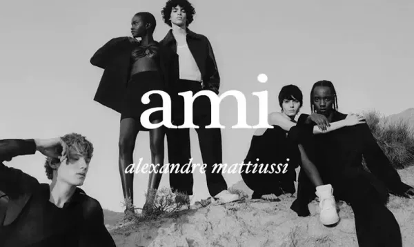 Ami Paris Heart Logo Navy T-Shirt - 6