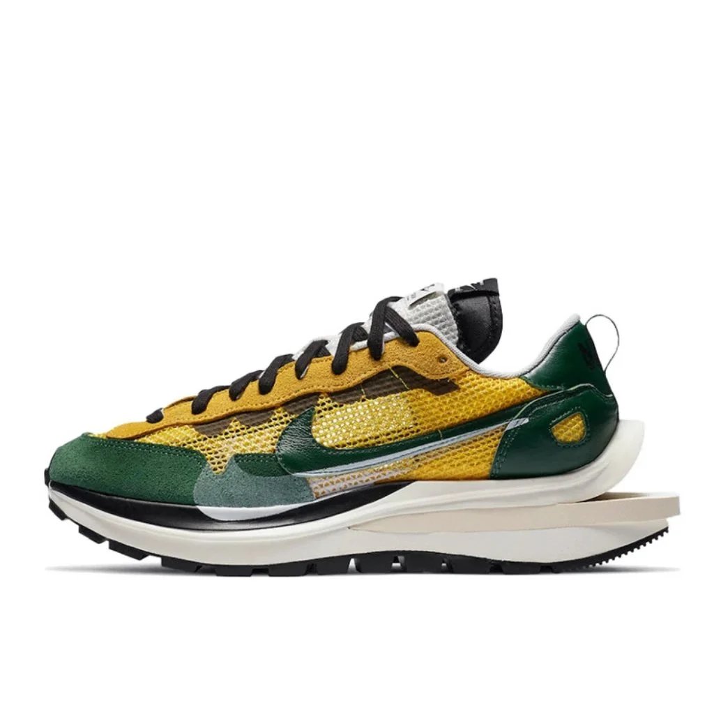 Nike Sneakers x sacai VaporWaffle — 3.0 yellow-green