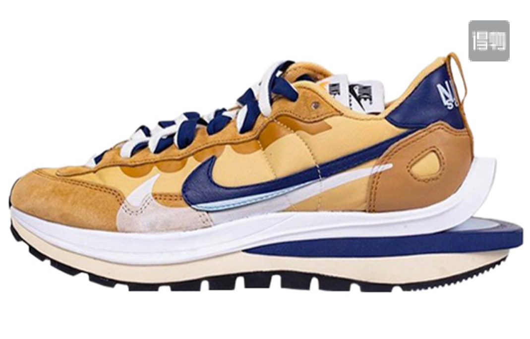 Nike Sneakers sacai LDWaffle double-Swoosh — Fashion show 3.0 Khaki