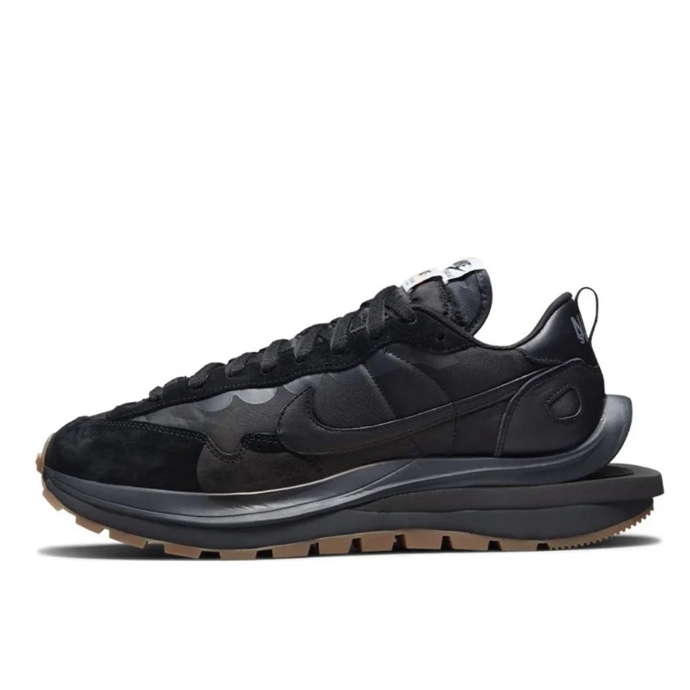 Nike Sneakers x sacai VaporWaffle — 3.0 Black Raw Rubber
