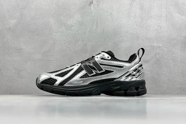 New Balance Sneakers 1906R product detail image 7