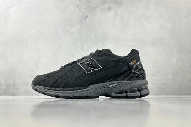 New Balance Sneakers 1906R product detail image 10