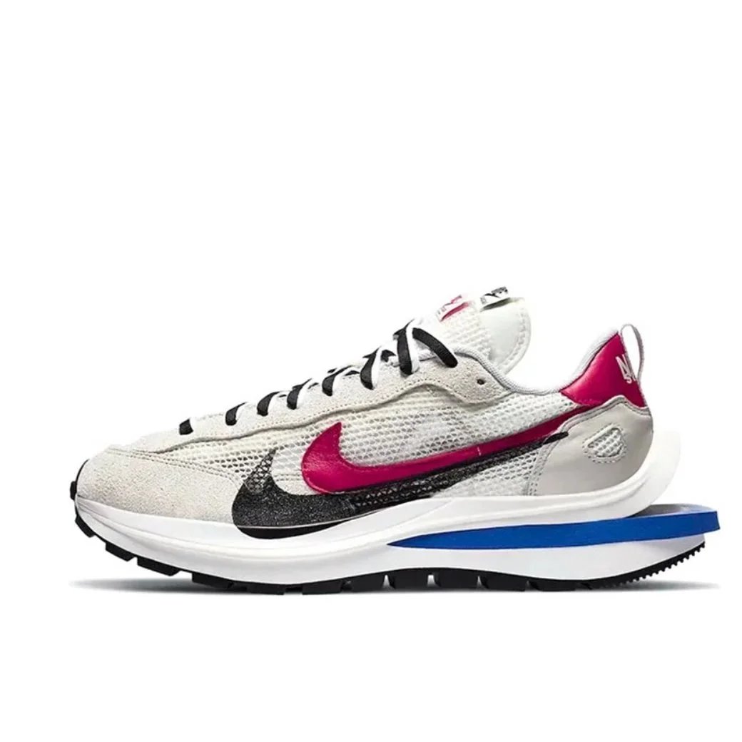 Nike Sneakers x sacai VaporWaffle — 3.0 white and red