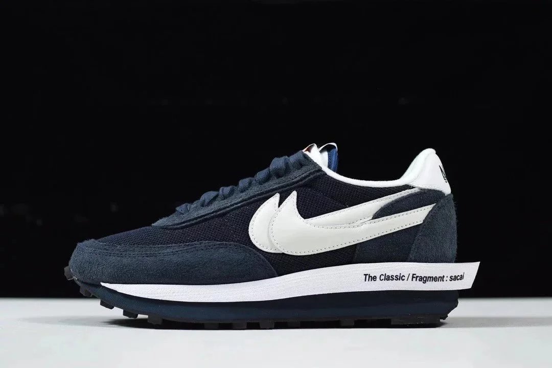Nike Sneakers sacai LDWaffle double-Swoosh — catwalk 1.0 lightning blue and white