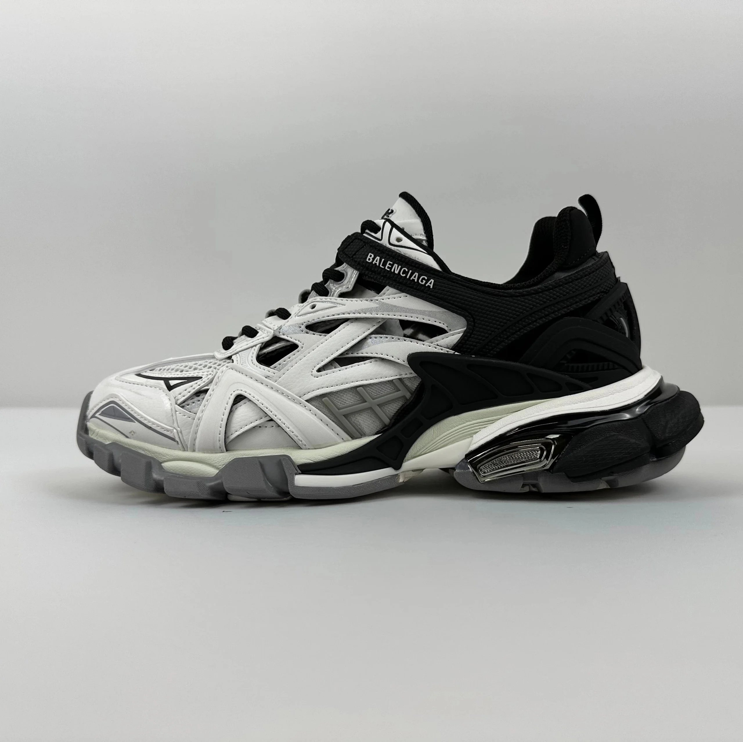 Balenciaga Sneakers Track 4.0 — 004-6 Black and white