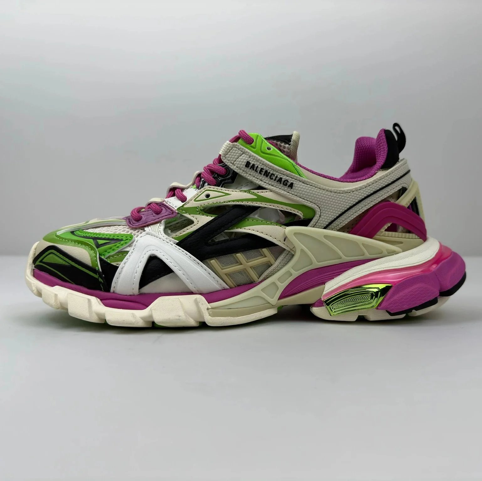 Balenciaga Sneakers Track 4.0 — 004-13 White, green, and pink