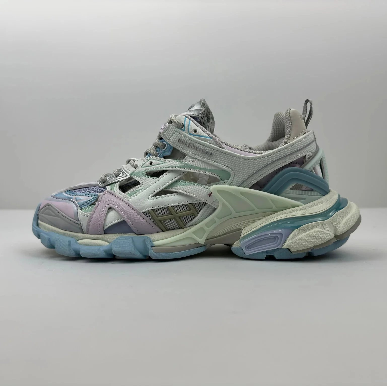 Balenciaga Sneakers Track 4.0 — 004-12 Macaron