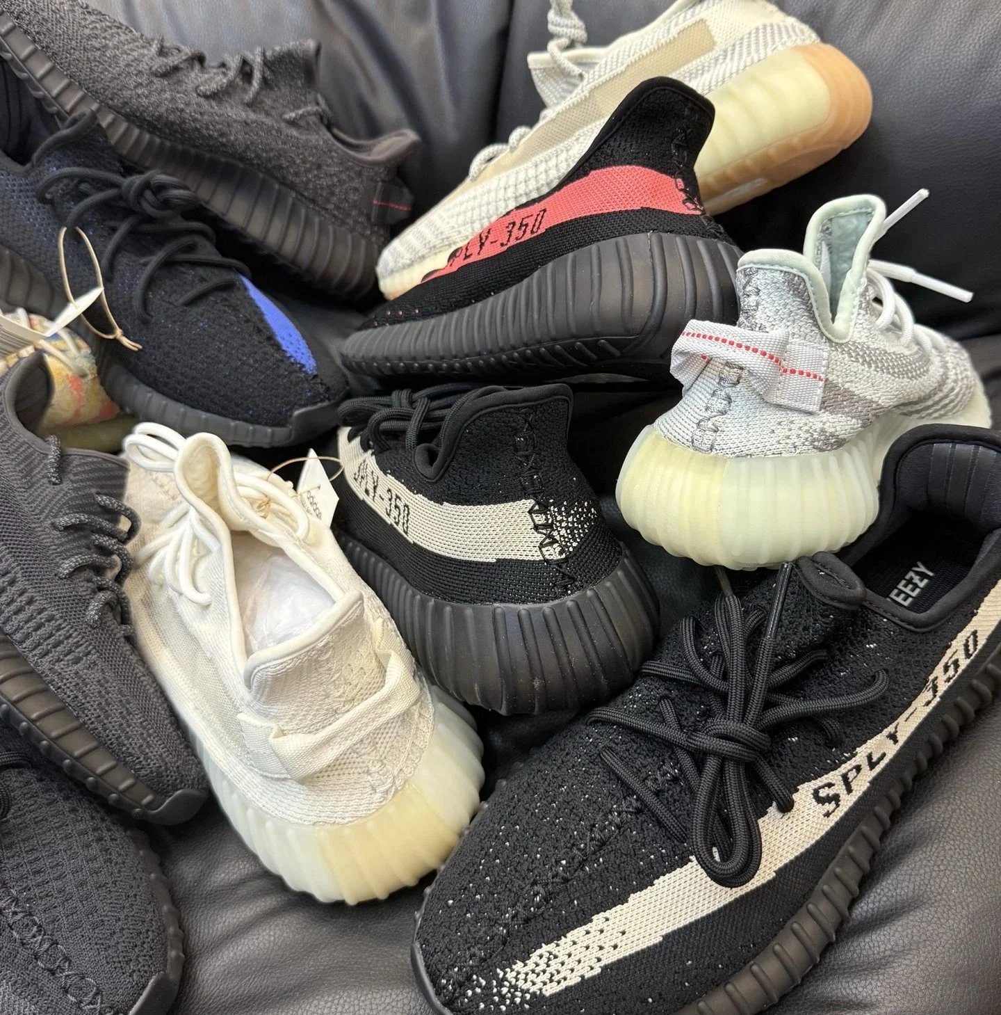 Discounted LJR version YEEZY 350 blind box color random, non refundable, non exchangeable, do not mind, do not take photos, latest batch limited quantity, first come, first served
