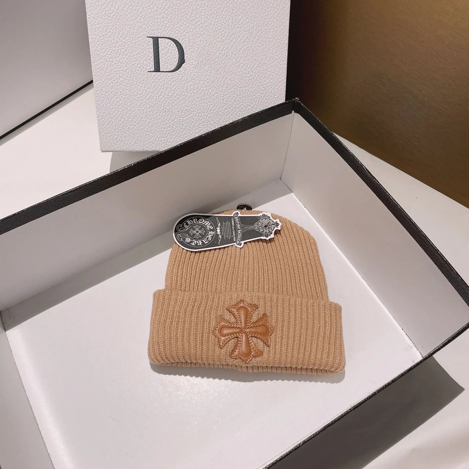 Design Slouchy Beanie with Gold Cross Brooch in Gray - 12