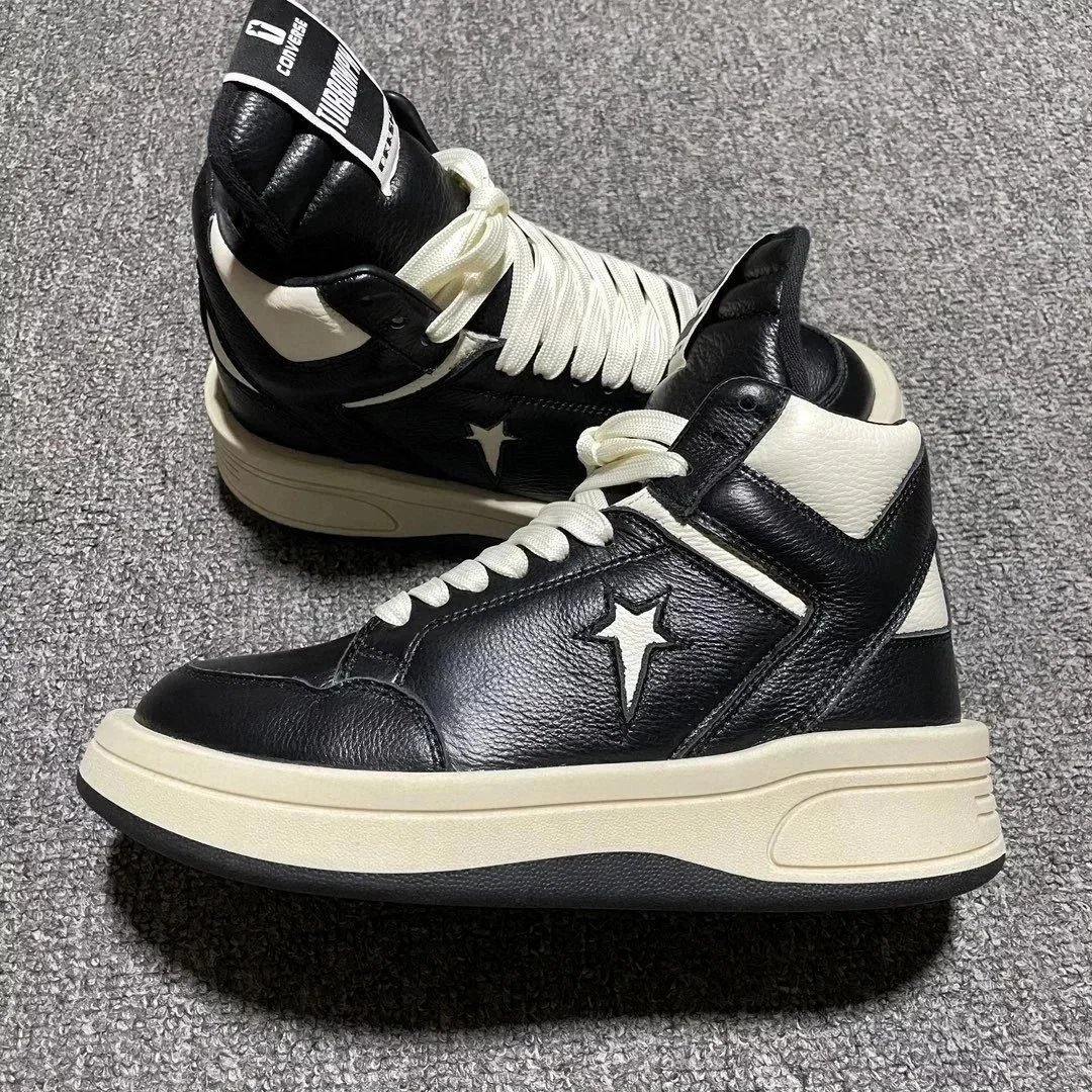 RO large Converse black and white