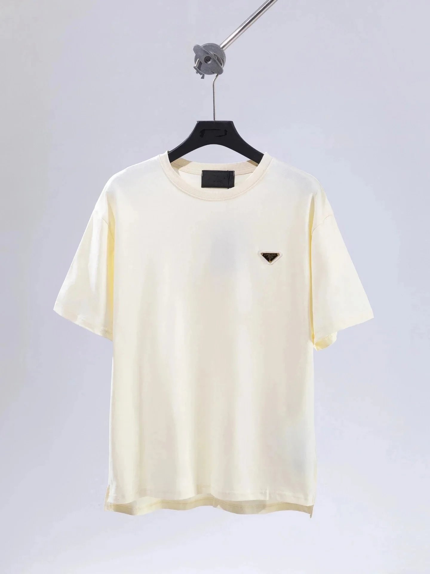 05 Apricot (Metal Triangle)
