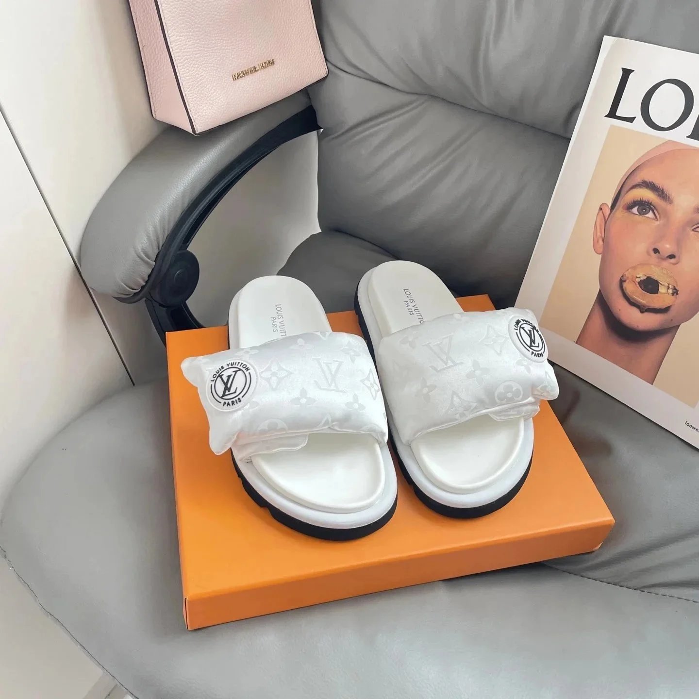 Louis Vuitton Slippers Logo Slide — DB10