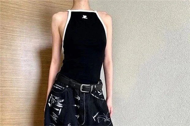 Balenciaga Graffiti Print Baggy Jeans in Black product photo 4