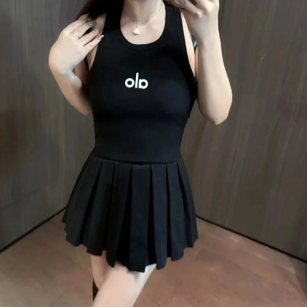 OlP Logo Black Pleat