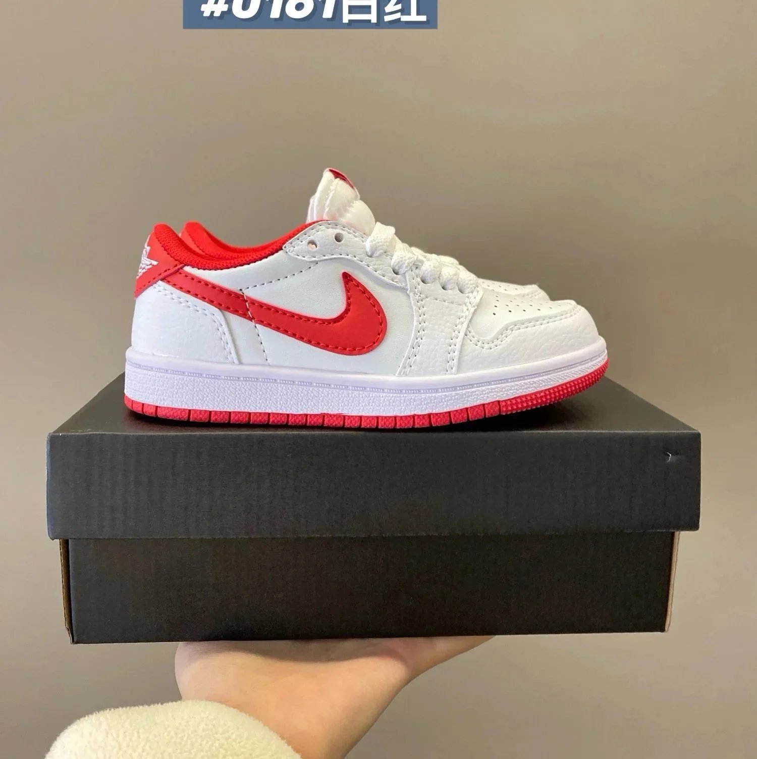 0161 White and Red