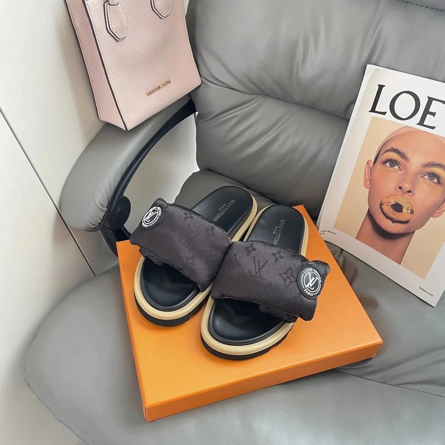 Louis Vuitton Slippers Logo Slide — DB12