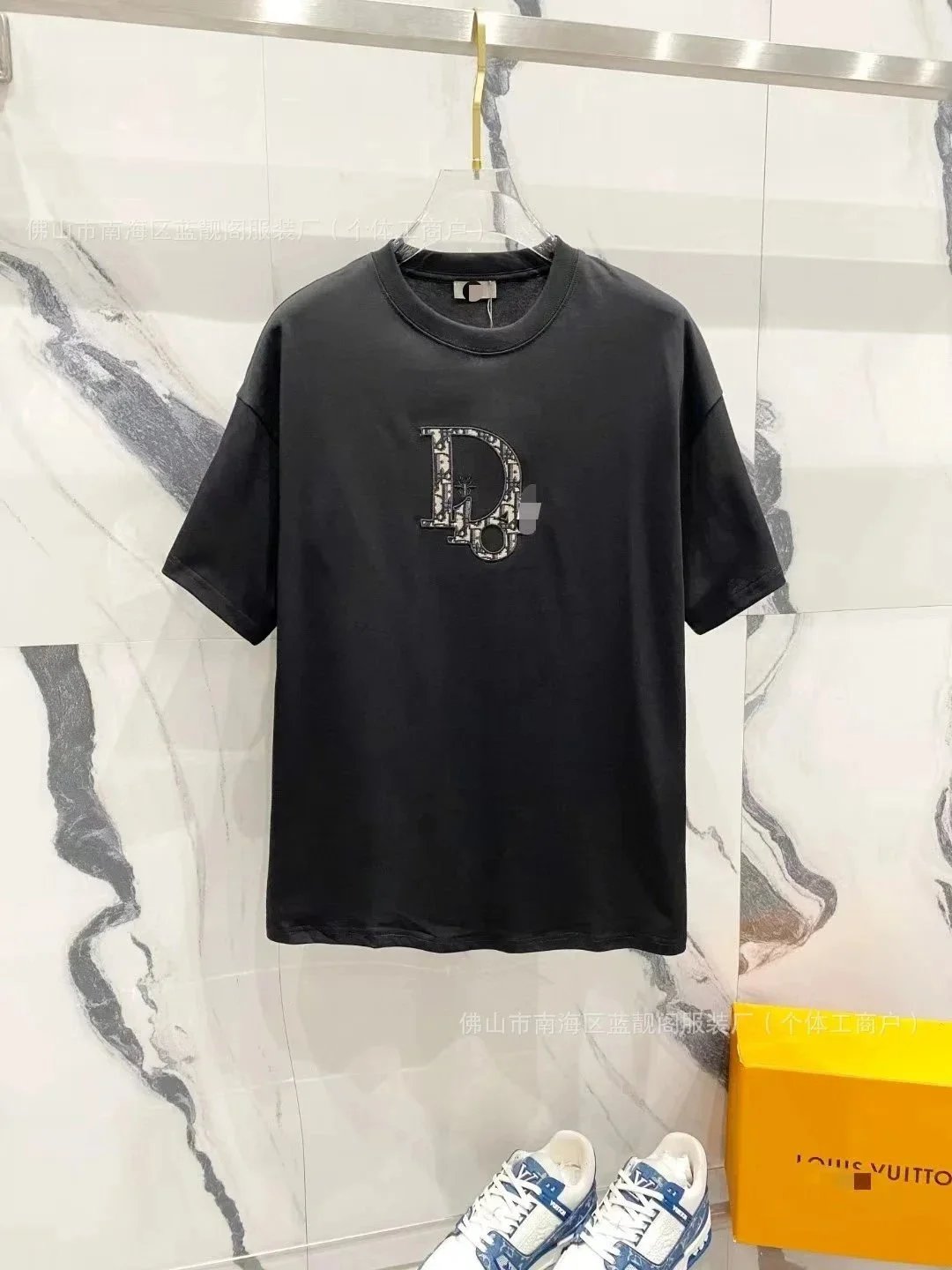 D05 black