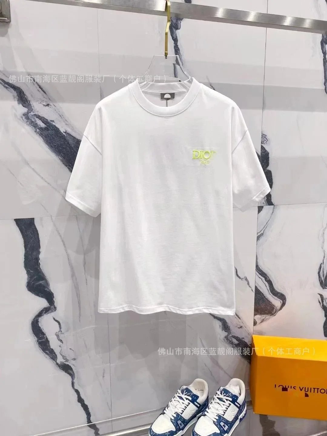 D01 white