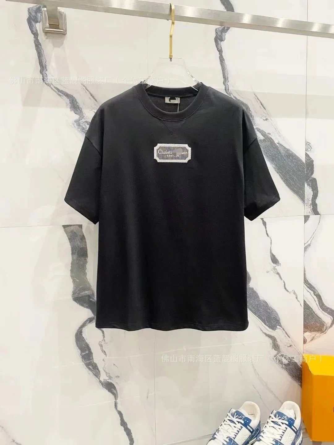 D02 Black