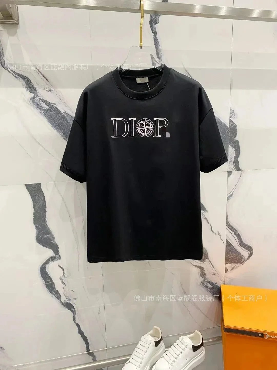 D07 Black
