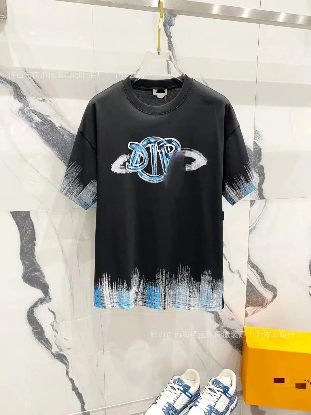 D10 black