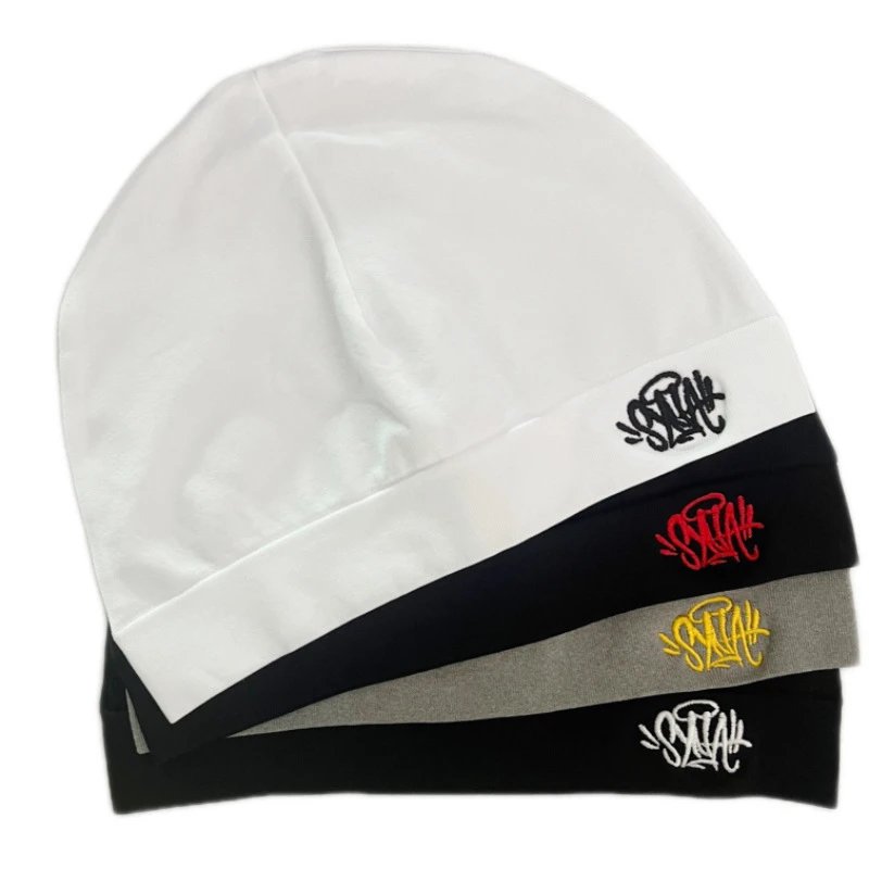 Synaworld, a popular European and American fashion brand, is selling hip-hop retro style embroidered knitted hats and cold hats