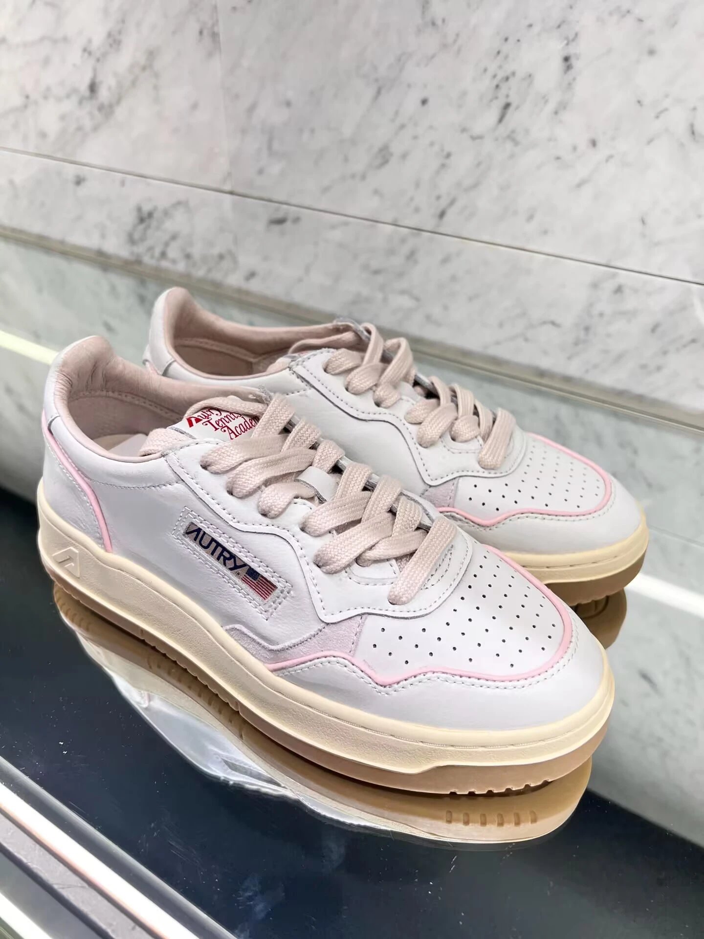 Autry Action Shoes White Beige Suede Sneakers - 34