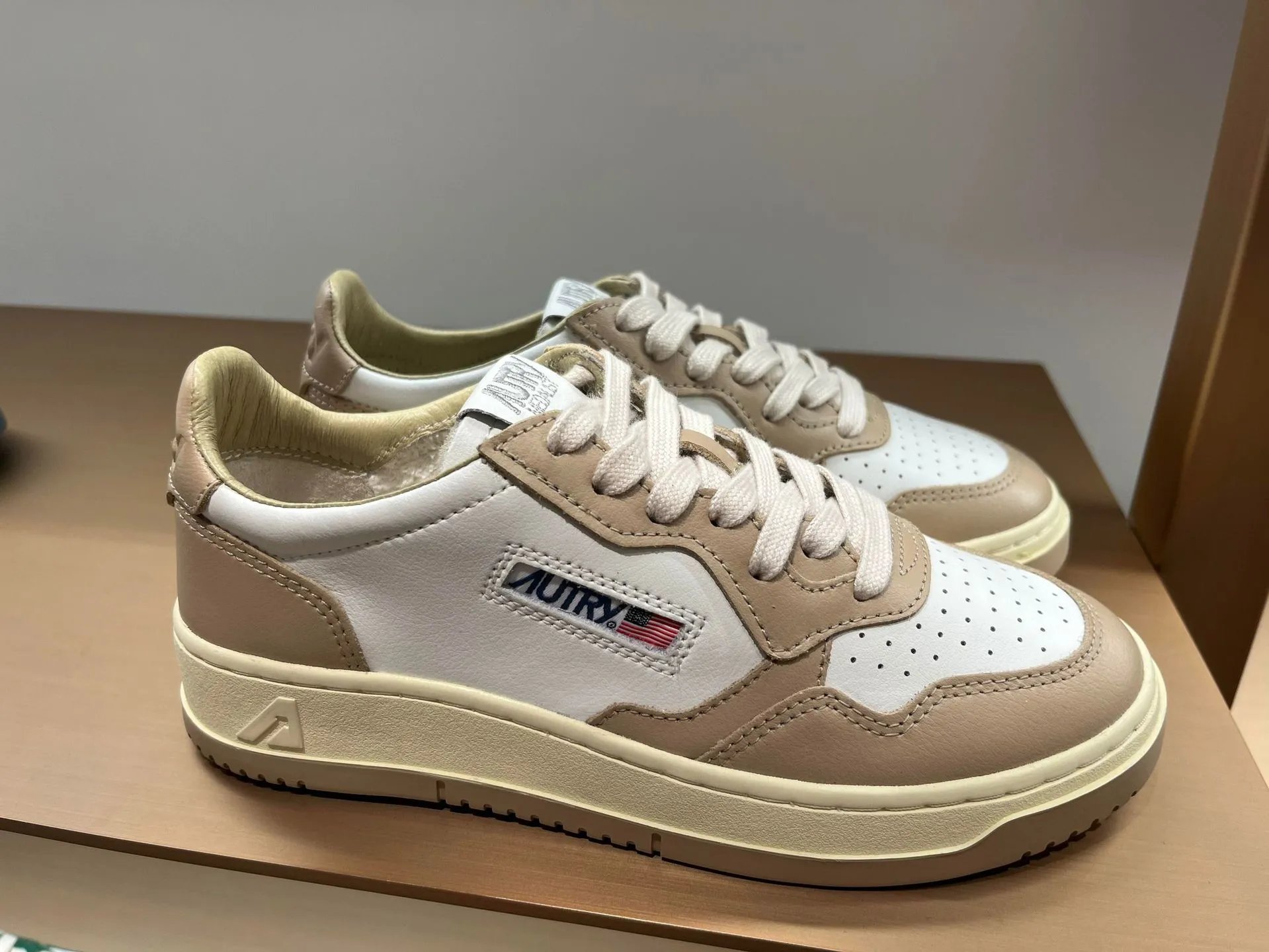 Autry Action Shoes White Beige Suede Sneakers - 20