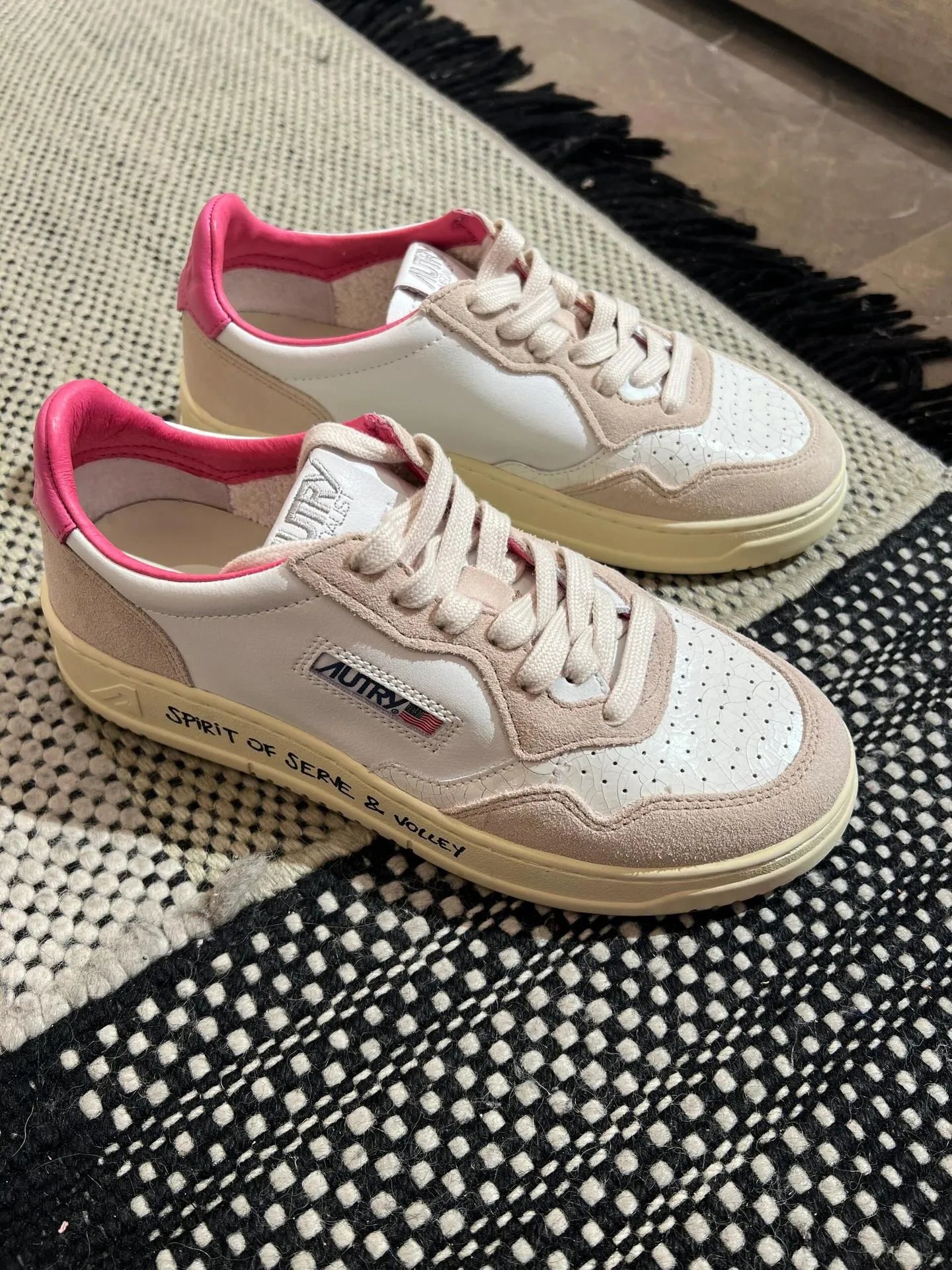 Autry Action Shoes White Beige Suede Sneakers - 23