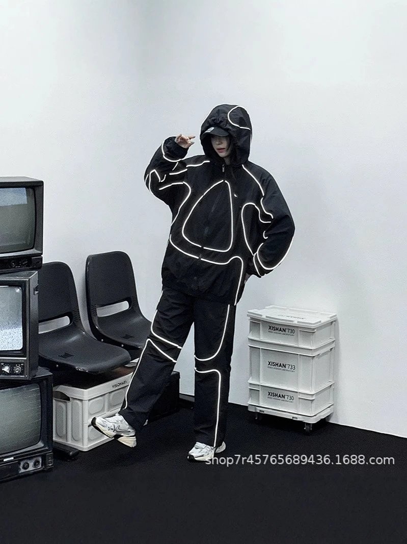 Design Reflective Outline Hooded Tracksuit Set Gray / Black / Charcoal product detail 8 in Litbuy spreadsheet finds