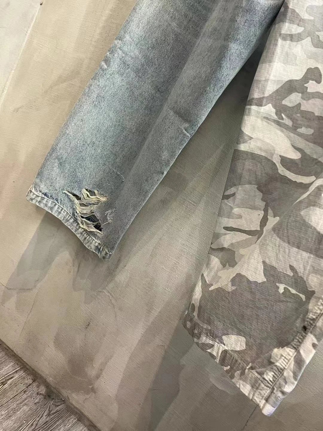 Design Asymmetrical Camo-Panel Denim Pants Multicolor Jeans product detail 12 in Litbuy spreadsheet finds