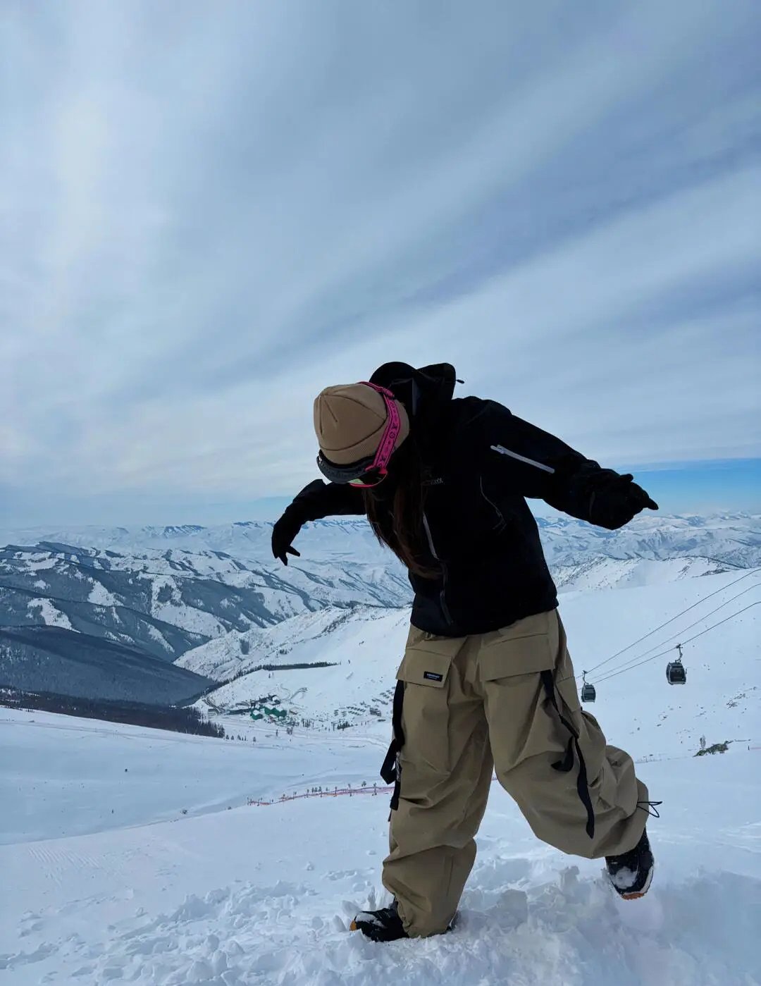 Design Snowboard Pants Black with Utility Straps and White Long-Sleeve Top product detail 2 in Litbuy spreadsheet finds