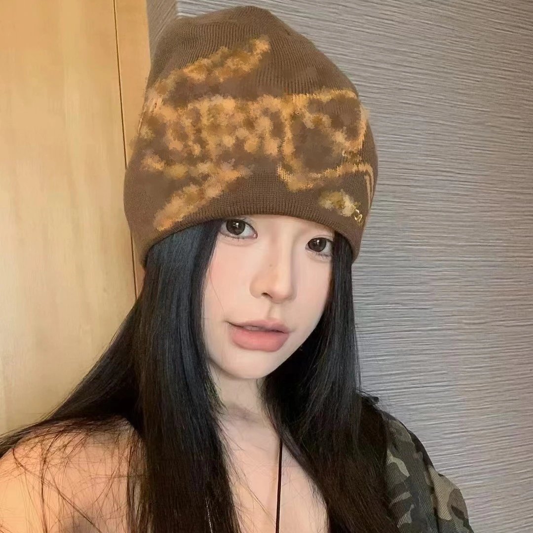 Unknown Brand Abstract Camo Knit Beanie - 000236
