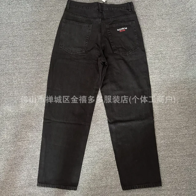 Supreme Jeans Baggy washed with embroidered back pocket logo product detail image 7