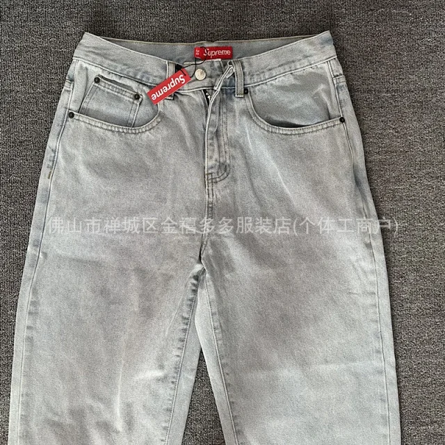Supreme Jeans Baggy washed with embroidered back pocket logo product detail image 15