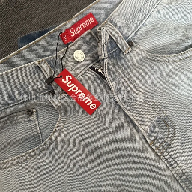 Supreme Jeans Baggy washed with embroidered back pocket logo product detail image 18