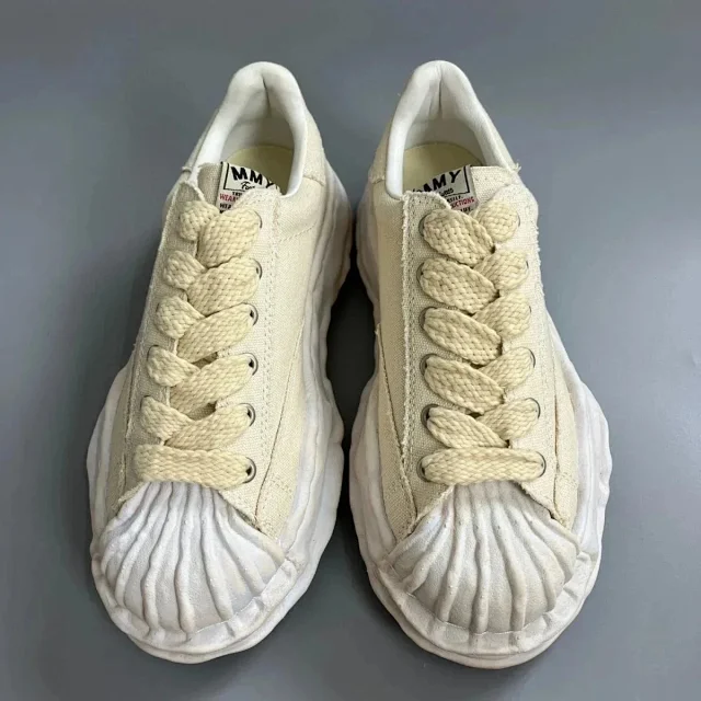 Maison Mihara Yasuhiro Sneakers Low-Top Frayed Canvas with Oversized Sole product detail image 10