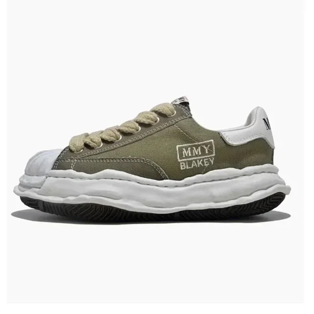 Maison Mihara Yasuhiro Sneakers Low-Top Frayed Canvas with Oversized Sole product detail image 8