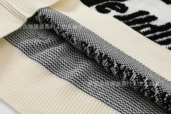 Hendone Repeat Logo Knit Sweater Black - 14