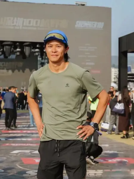 On Running Cloudswift Trousers in Light Gray, Olive, Black, and Navy - 9